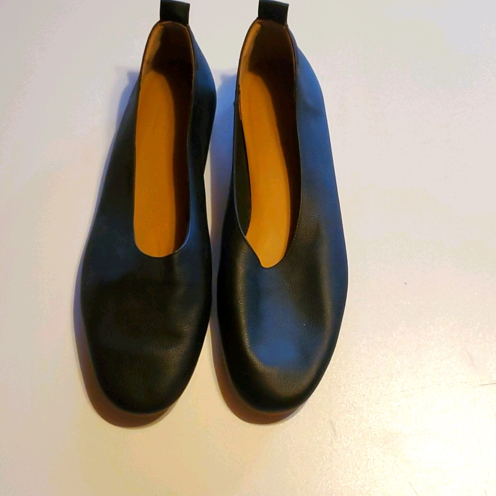 Everlane Italian Leather Day Glove Flats